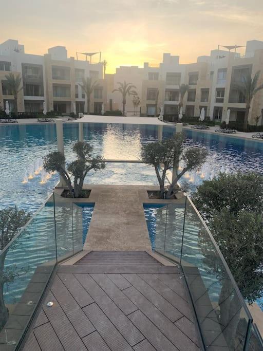 Mangroovy - 2br La Blanca Pool View Apartment