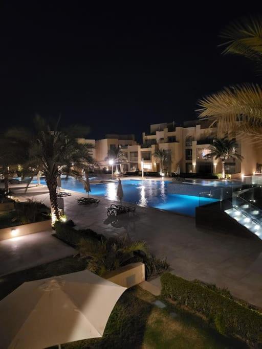 Mangroovy - 2br La Blanca Pool View *