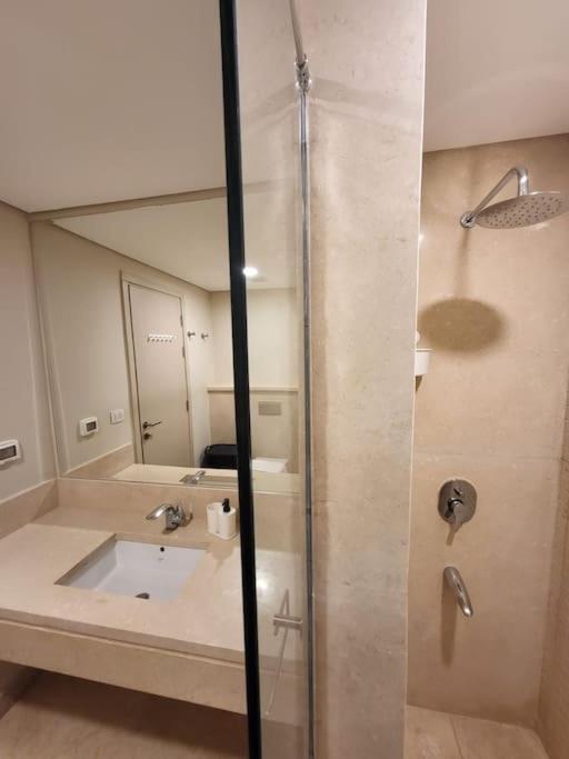 Mangroovy - 2br La Blanca Pool View