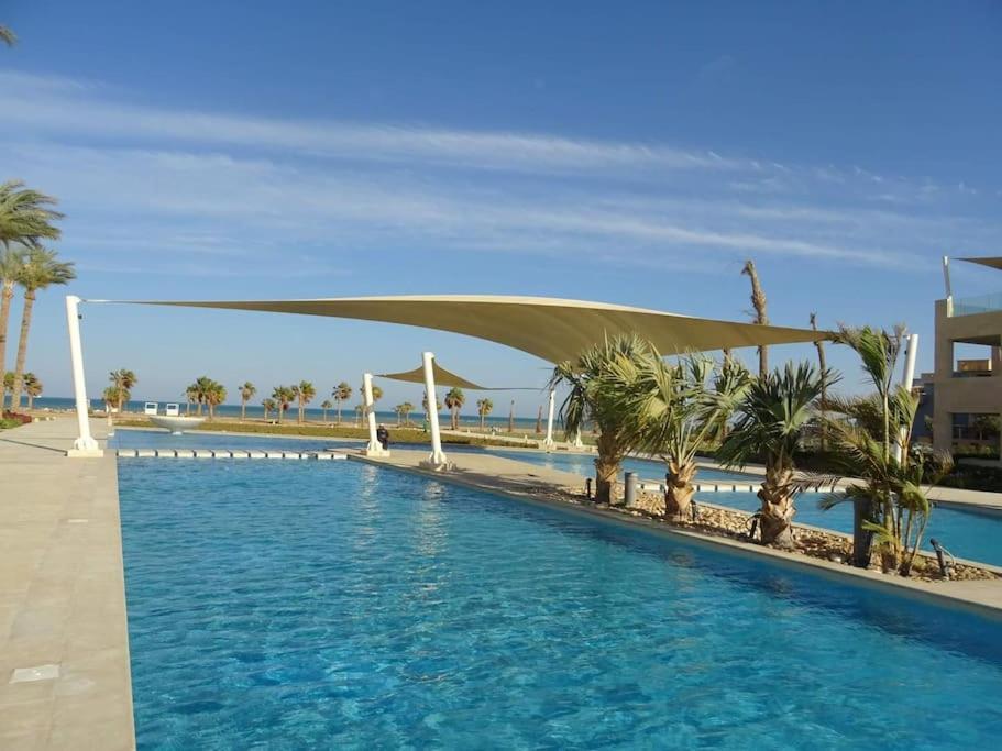 Mangroovy - 2br La Blanca Pool View *